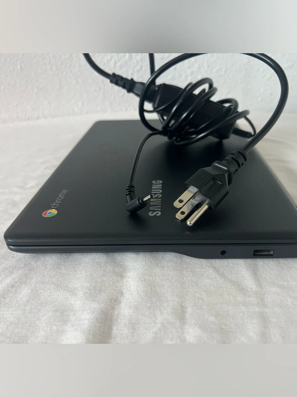 Samsung Chromebook 3 Laptop ChromeOS Lightweight Basic